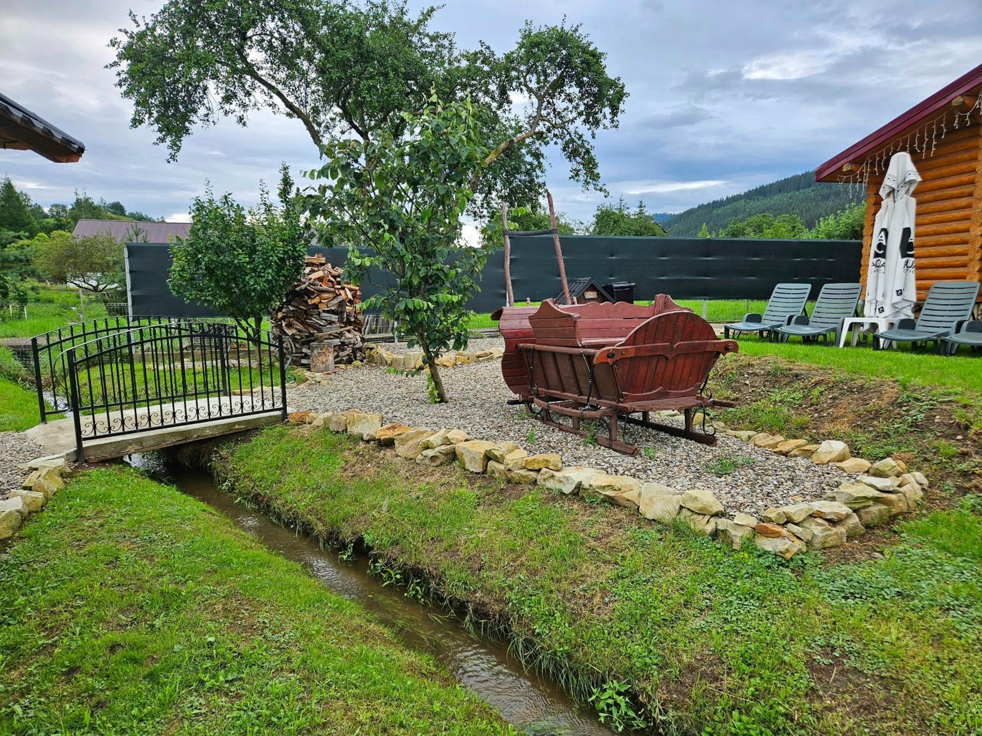 Cabana Alesia, Relaxare La Poalele Raraului Câmpulung Moldovenesc Exterior foto